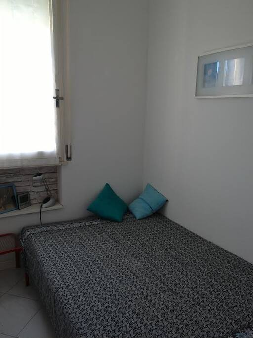 Cameretta con letto 1 piazza e mezza