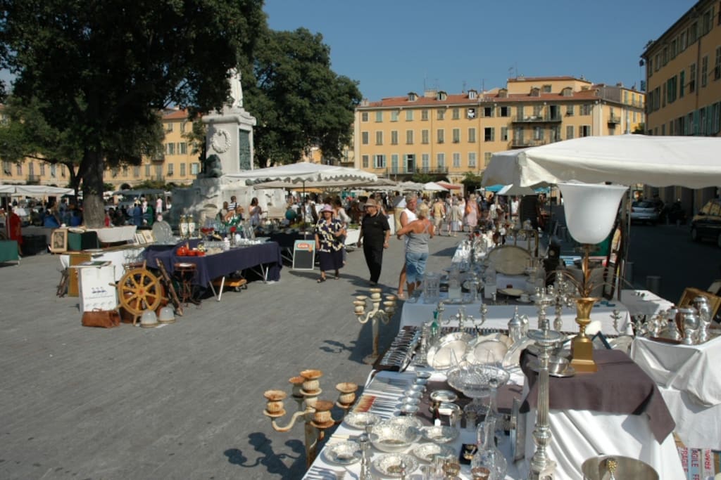 place garibaldi ( 100m)