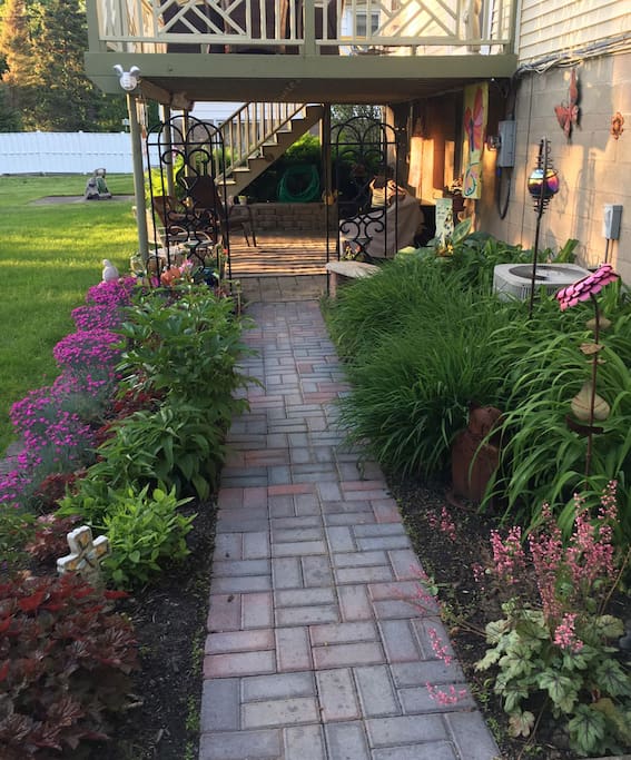 The charming, serene setting is perfect for travelers looking to escape and recharge for a few days.