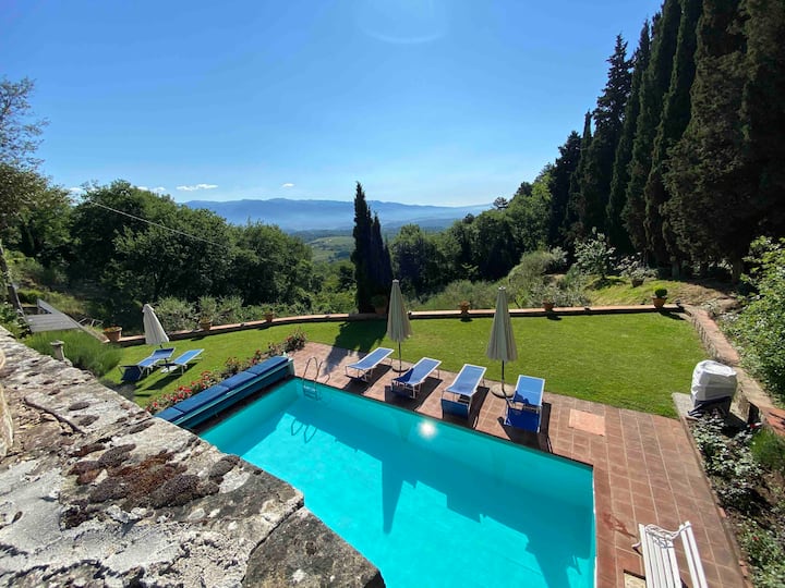 Stylish country house with private pool Villas for Rent in Ponte Agli