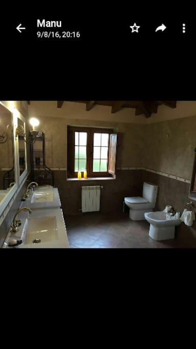 Baño con jacuzzi