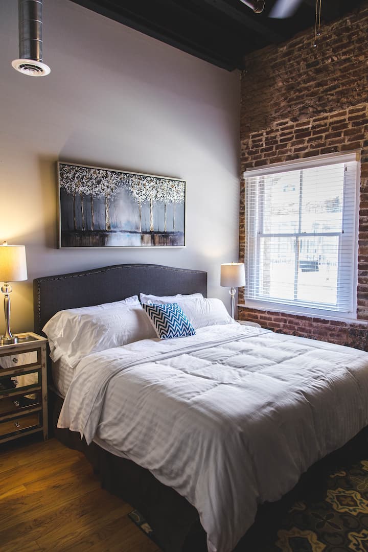 Cozy loft in the ️ of DT Lynchburg! Lofts for Rent in Lynchburg