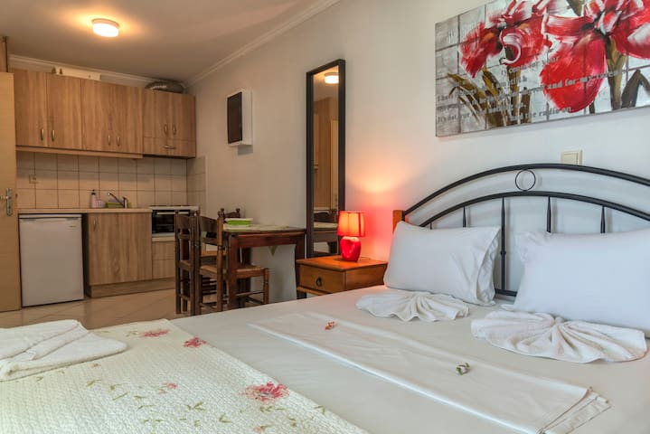 Airbnb Perdika Ferienwohnungen Unterkunfte Griechenland