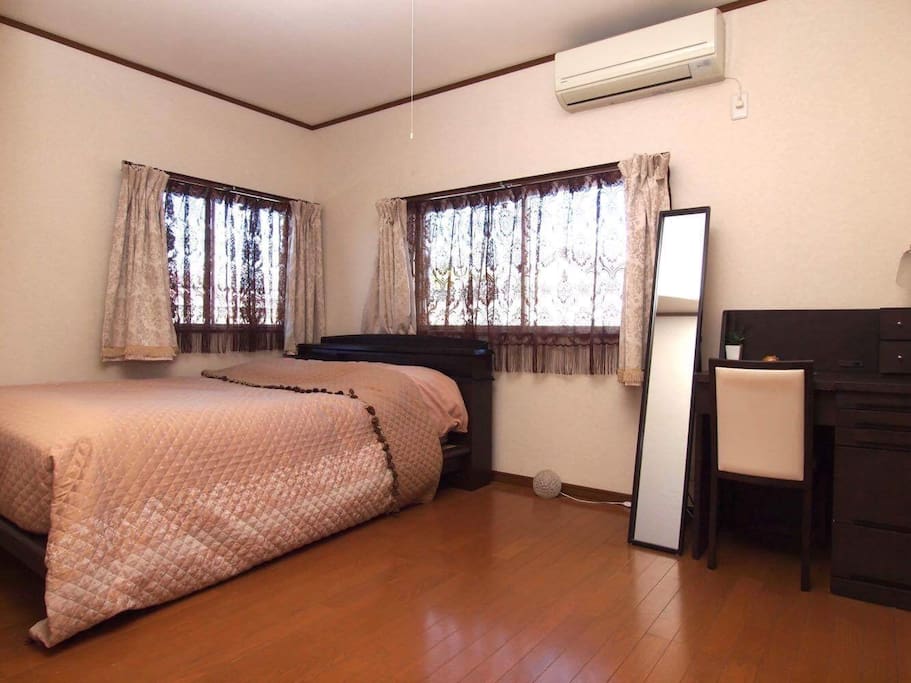 主寝室・MasterBedroom