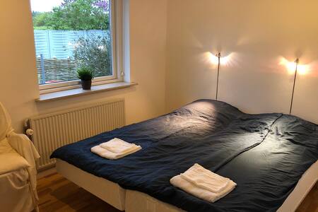 Download Et sovevaerelse ejerlejligheder pa stranden i destinorida Desktop Wallpaper