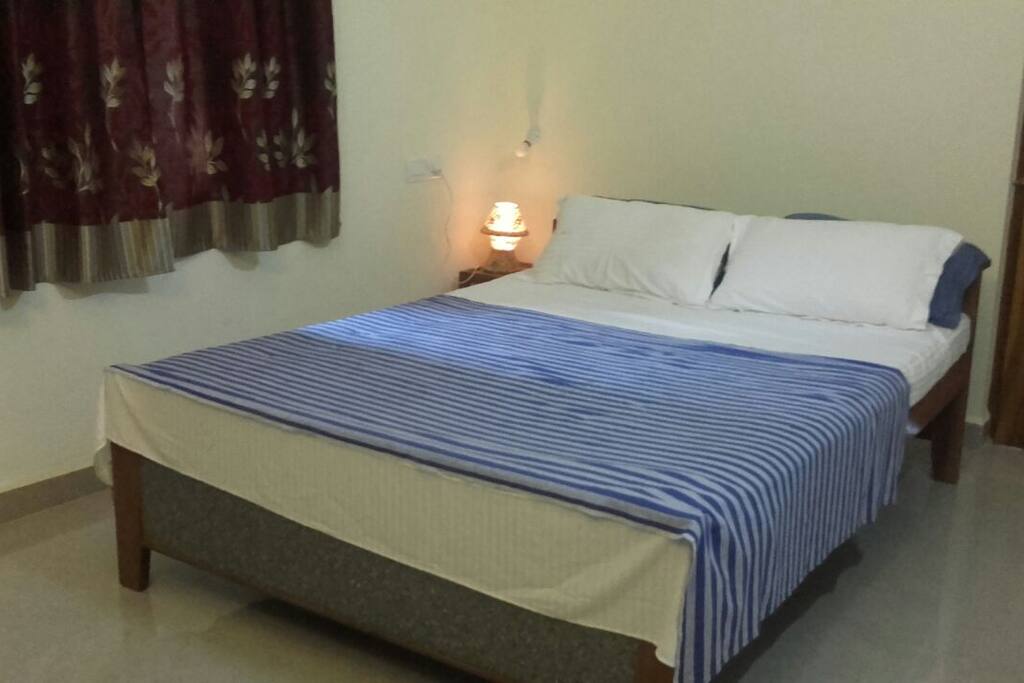 A/ C BEDROOM