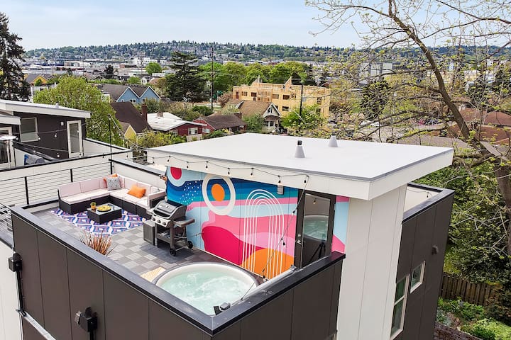 The Gus | Rooftop Hot Tub | 3 BR/2 BTH | Peloton