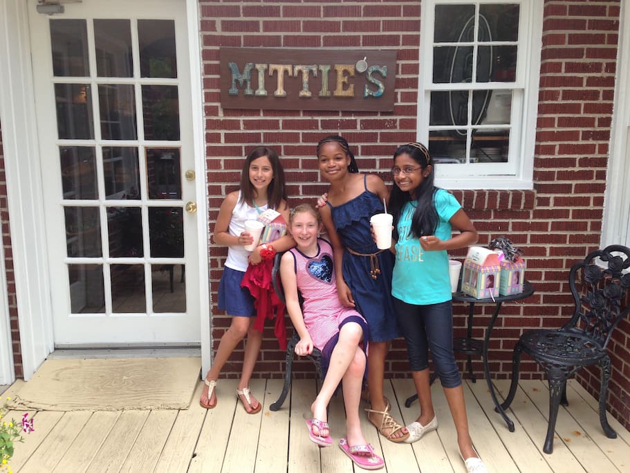 Mittie's Tea Room, an iconic lunch establishment just 3 blocks away