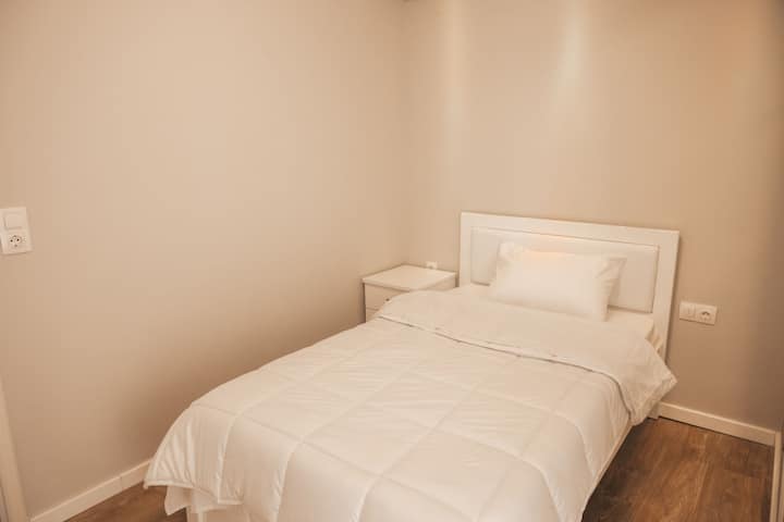 غرفة النوم 2