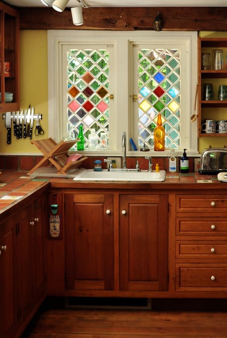 lively kitchen