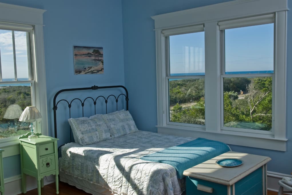 Queen size bed, Gulf of Mexico