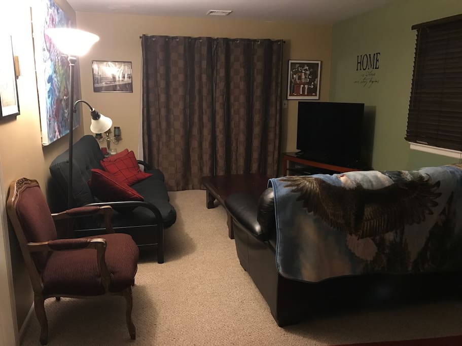 Living Room - picture 2