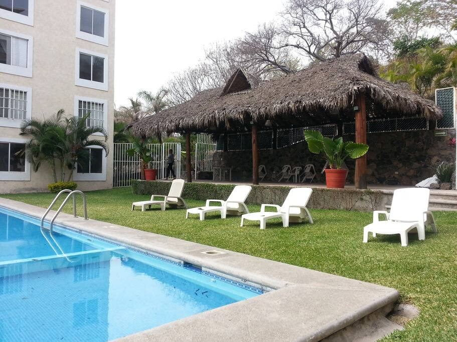 Alberca y palapa!