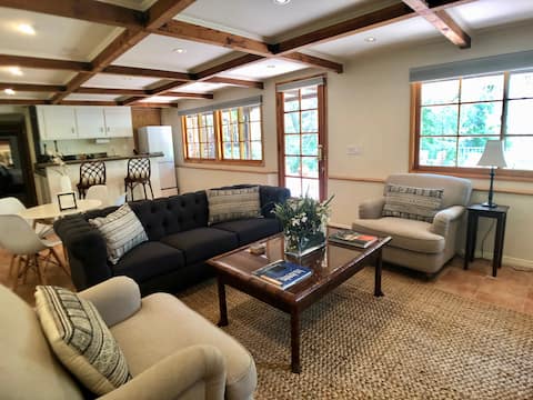 Popular Airbnb listing: Beverly Hills Canyon Retreat HSR25-003111 in Beverly Crest