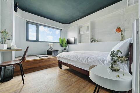 Seaview Premium Double Room I Near Jiufen Old Street I Ajinomoto Beside I Netspace I Public Space Baguette Seaview