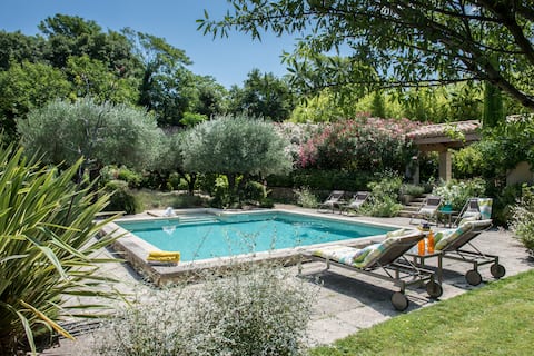 Charming ‘Mas Provençal’ in the heart of Uzes