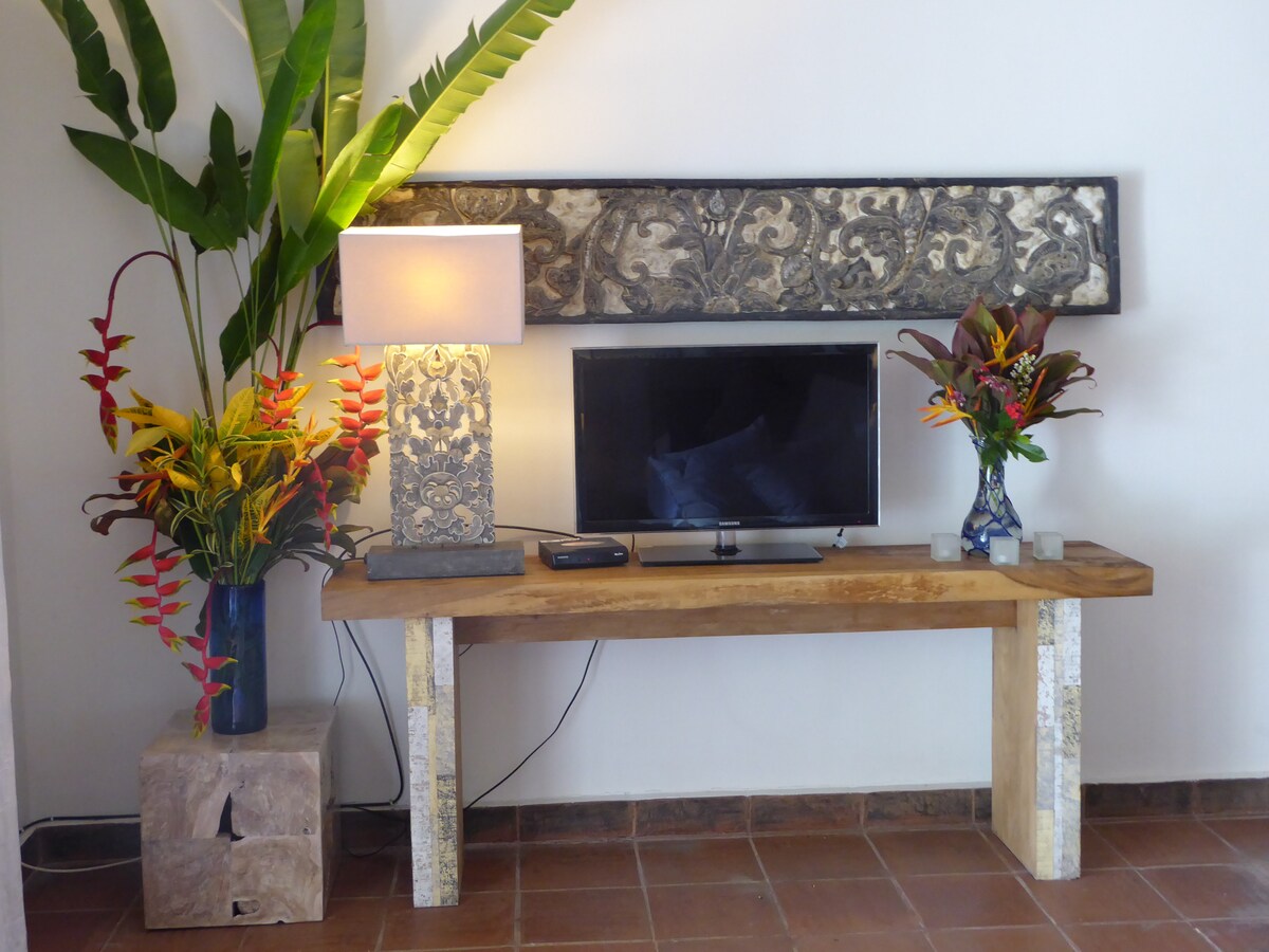 Rental unit in Ubud · ★4.97 · 1 bedroom · 1 bed · 1 bath, Airbnb сравним