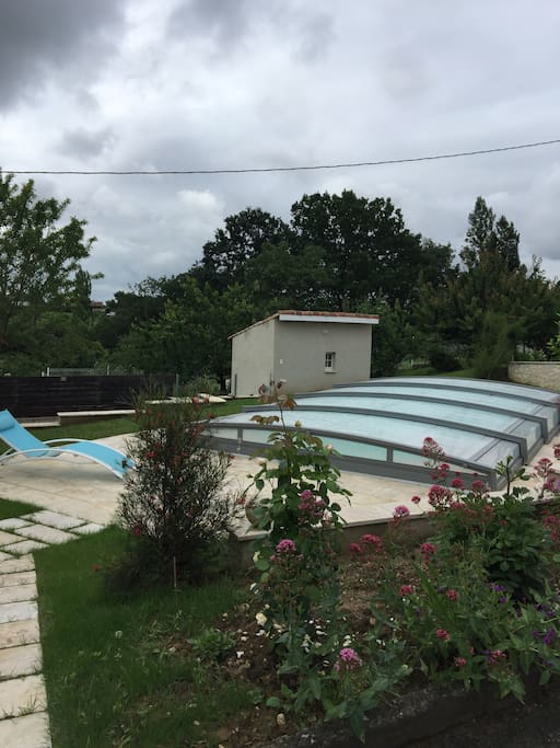 Piscine commune avec la maison des propriétaires