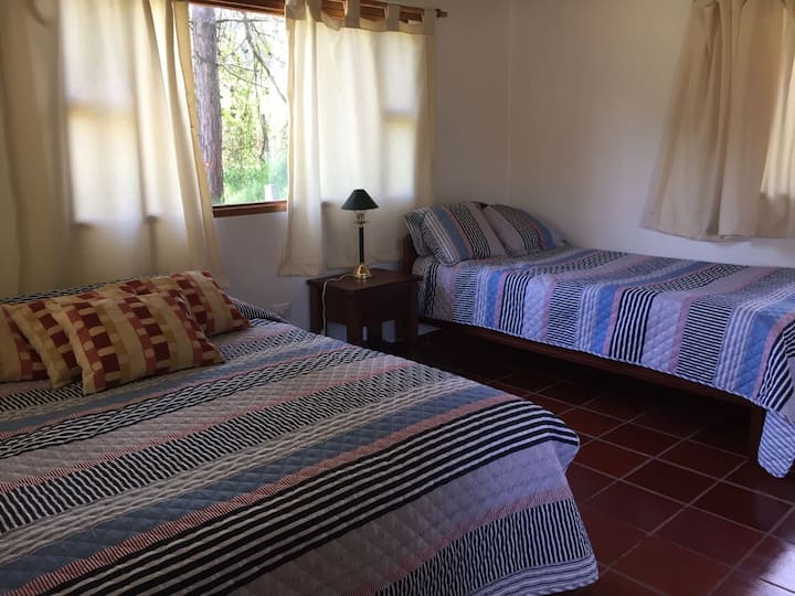 เตียงที่กว้างขวางและสะดวกสบาย