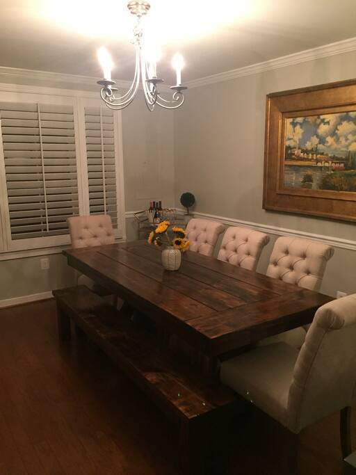 Dining room that can fit 9