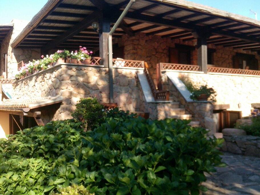 Vista frontale casa