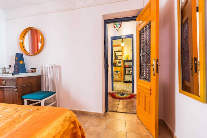 Maria la Chola Cozy House Two bedrrom A/C WIFI