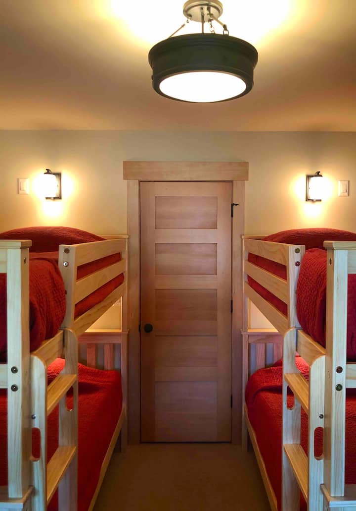 Забавна двуетажна стая