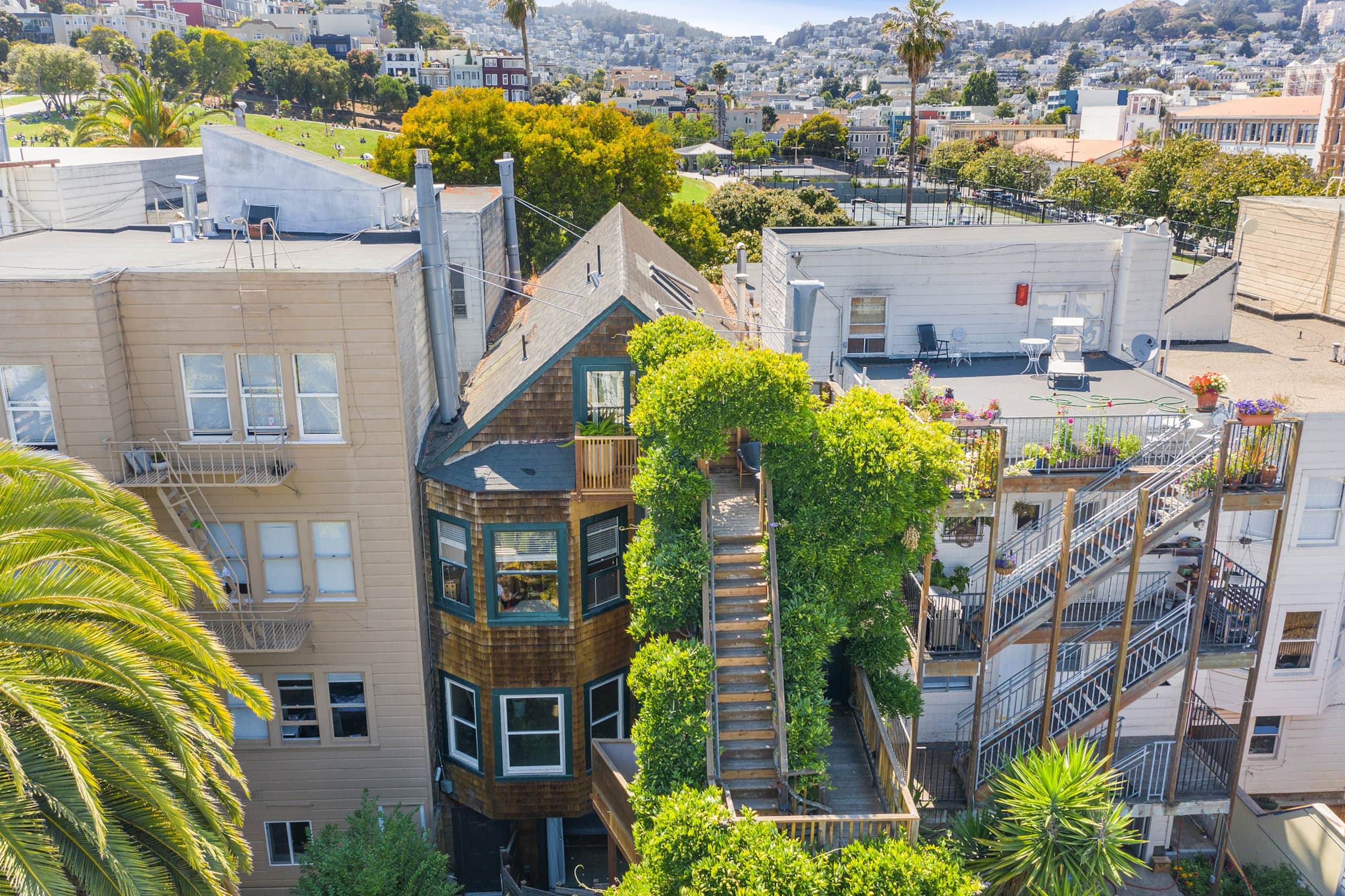 Home in San Francisco · ★4.95 · 1 bedroom · 2 beds · 1 bath - Image 36