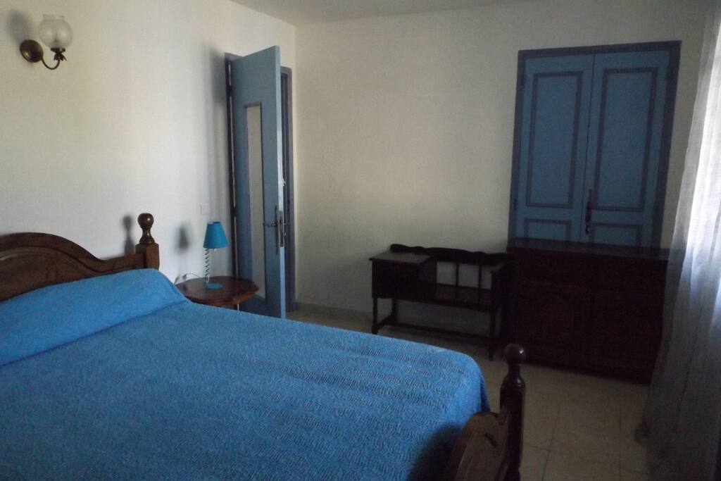 Chambre avec salle de bains privée