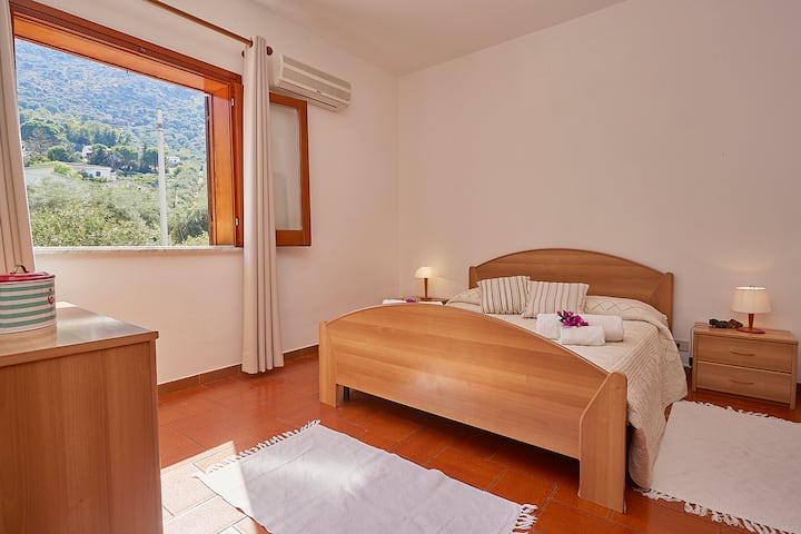 נוף הררי לחדר שינה 2^