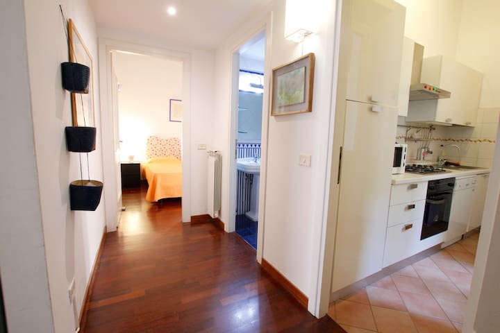 Campo de Fiori Monticelli 2camere 2 bagni wifi ac