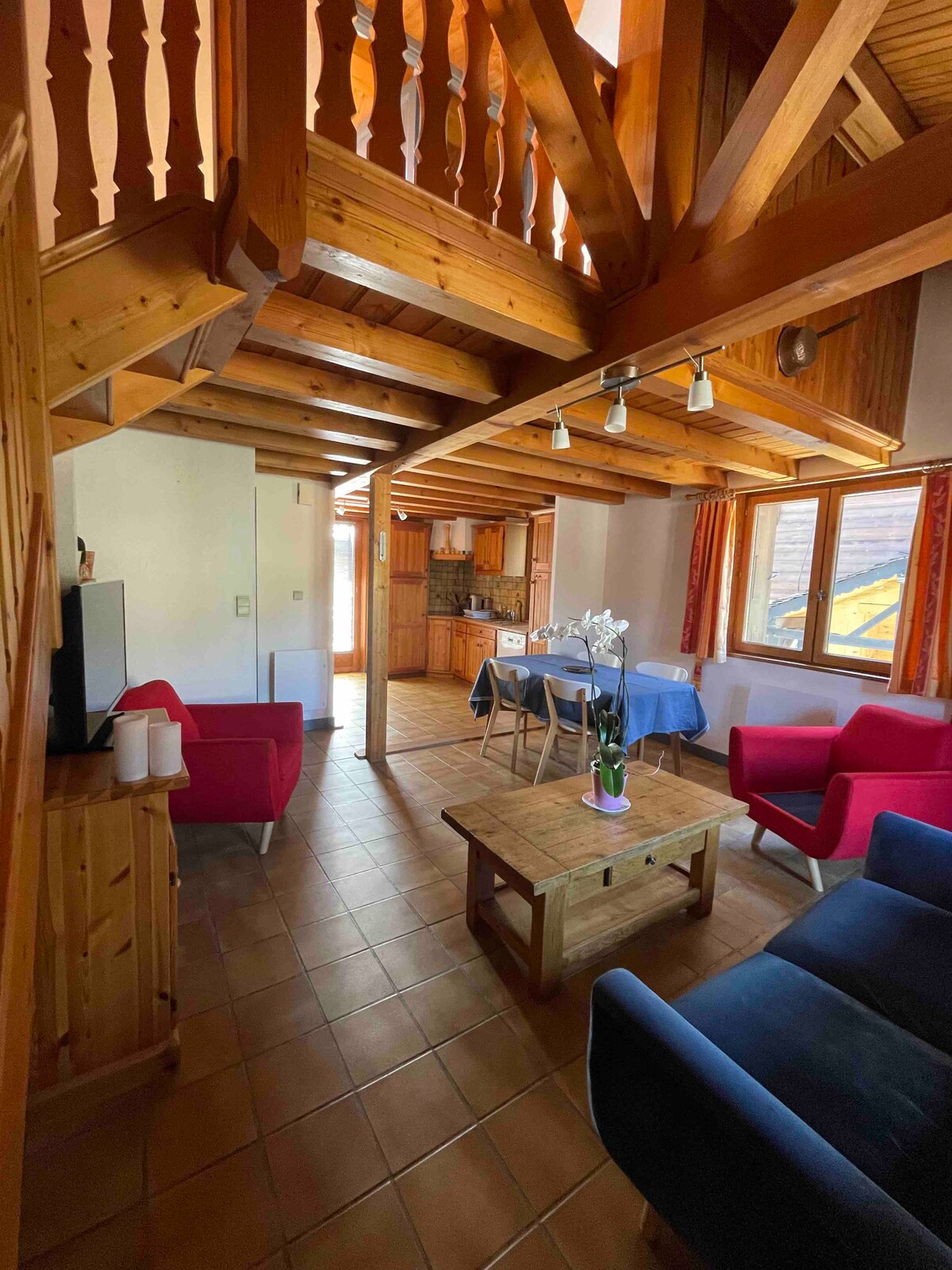 Popular Airbnb listing: Lakefront cottage in Courchevel Le Praz in Courchevel