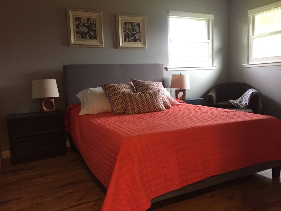 Bedroom One (Queen Bed)