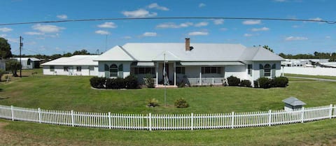 Fishermans Picturesque 4-Bedroom Paradise