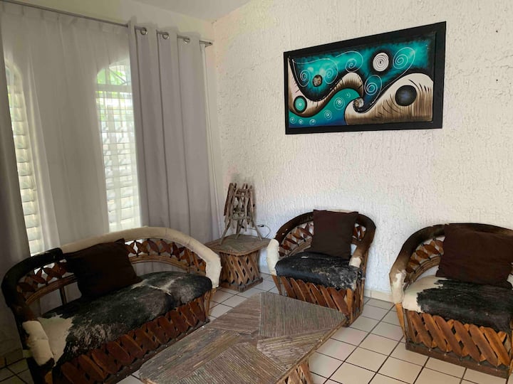 Casa San Jose, 5min from IMSS, Cómala, shopping mall