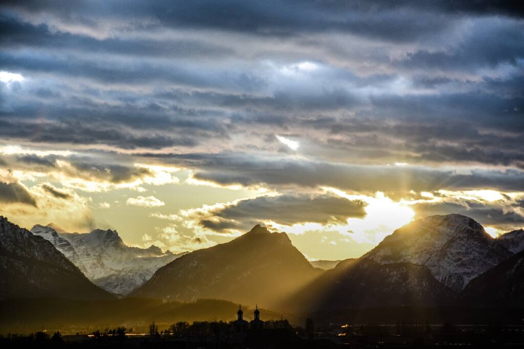 bayerische alpen bei sonnenuntergang