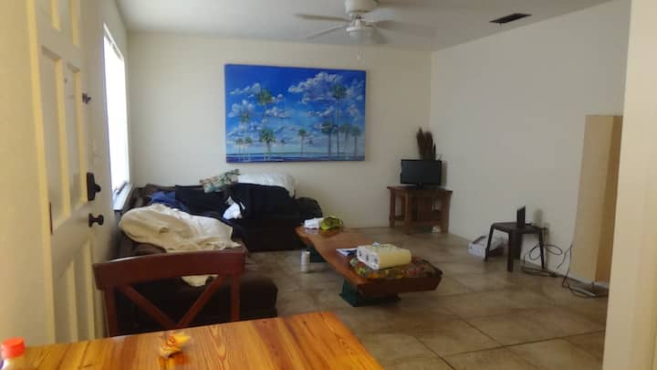 Wasanii wa eneo husika wako ukutani


https://www.gainesville.com/article/LK/20080319/News/604157638/GS/

https://ourplaceinparadise.com/workszoom/2289998/bahia-honda-by-peter-carolin#/