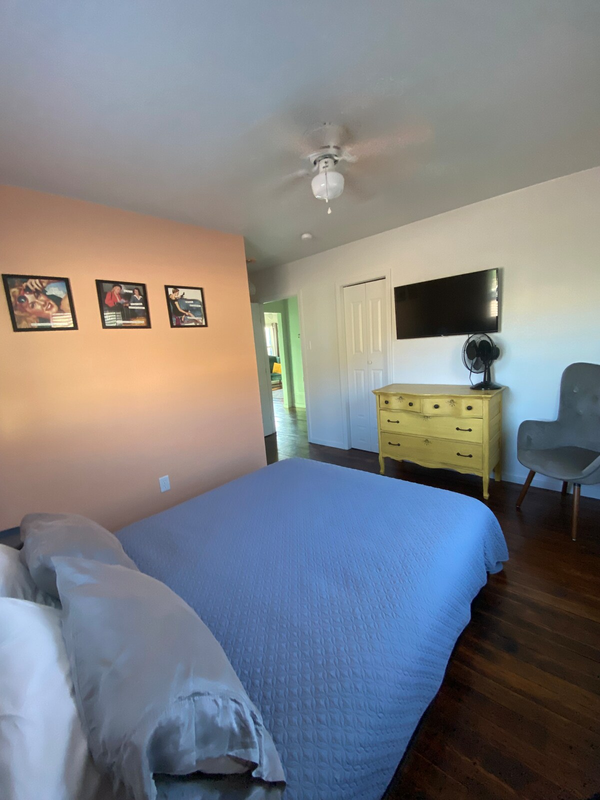 Dormitorio principal con baño privado