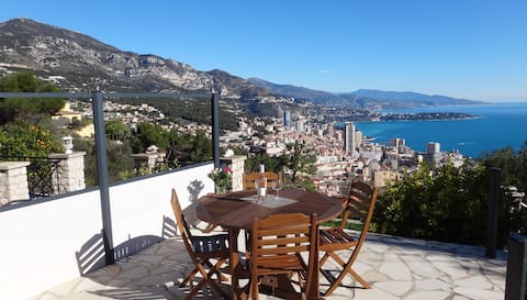 Monaco 1.5 km away / 25 km panoramic view Monaco-Italy / ***