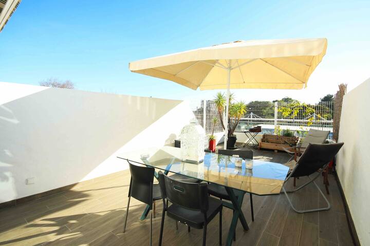 Carcavelos Sunny Beach Terrace