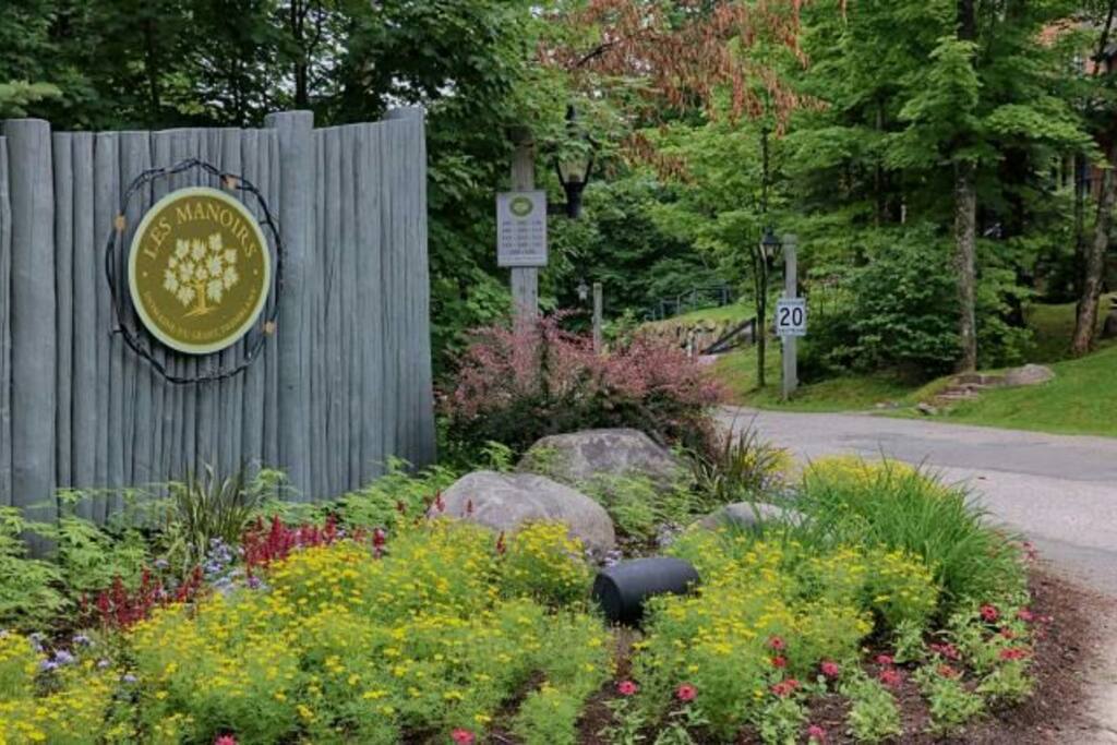 Welcome Les Manoirs resort entrance