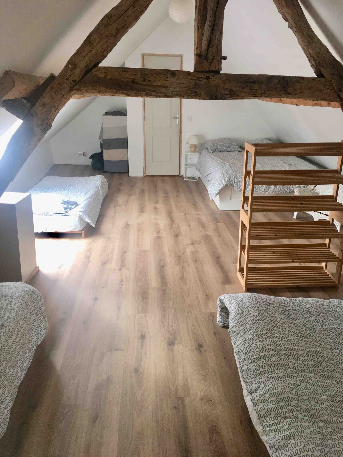 Chumba kikubwa cha kulala ambacho kinaweza kuchukua hadi watu 6