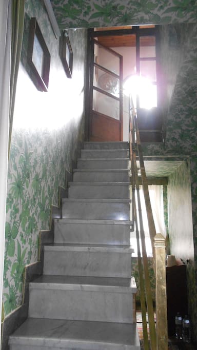 scala che porta al secondo piano