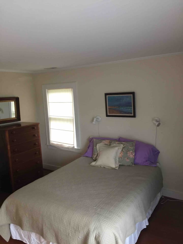 ห้องนอนด้านหลัง 
ประตูที่สอง