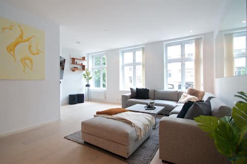 Successful Airbnb property: Modern apartment, close to all city sights. in Bergen