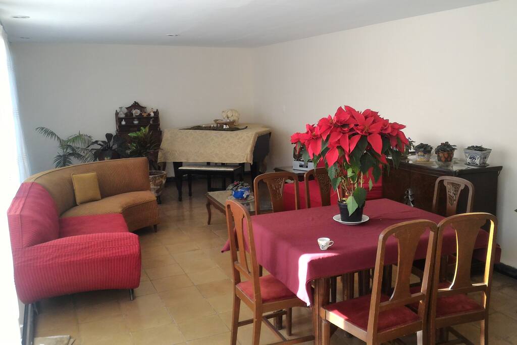 Sala Comedor (Living Room)