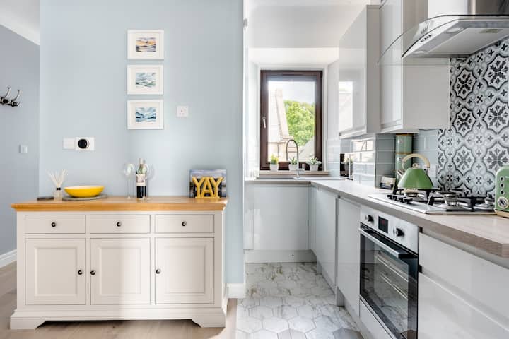 Blueness • Stunning City Studio By The River Ness - Inverness
