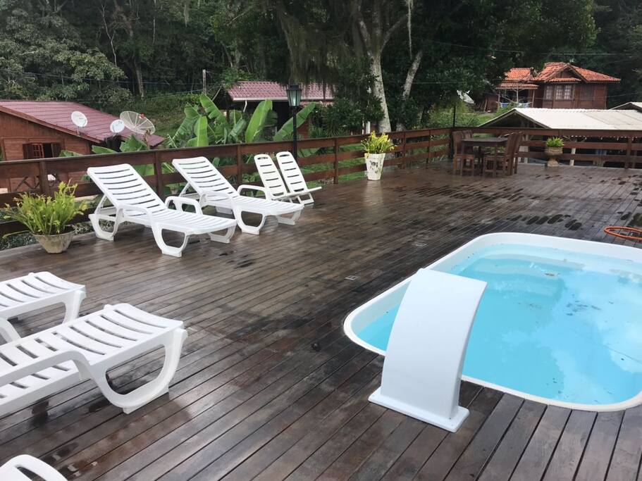 Deck com Piscina