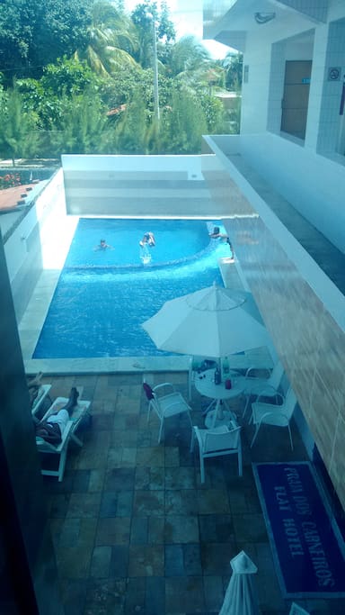 Visão da Piscina através do Elevador Panorâmico