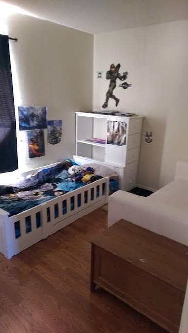 Kids Bedroom
Twin Mattress, Open Dresser, Couch